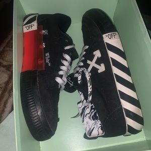 Size 8.5 “39” bought from the official website